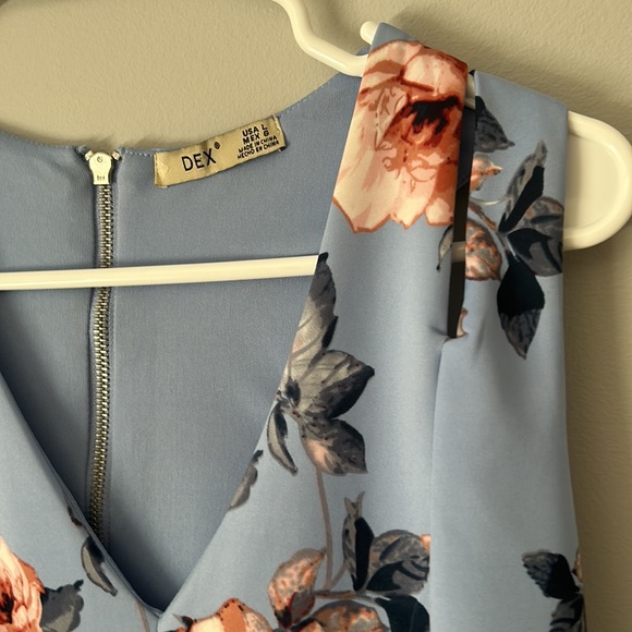 Sift Blue Floral Peplum Dress with dainty shoulder cutouts. Size large - Picture 3 of 9